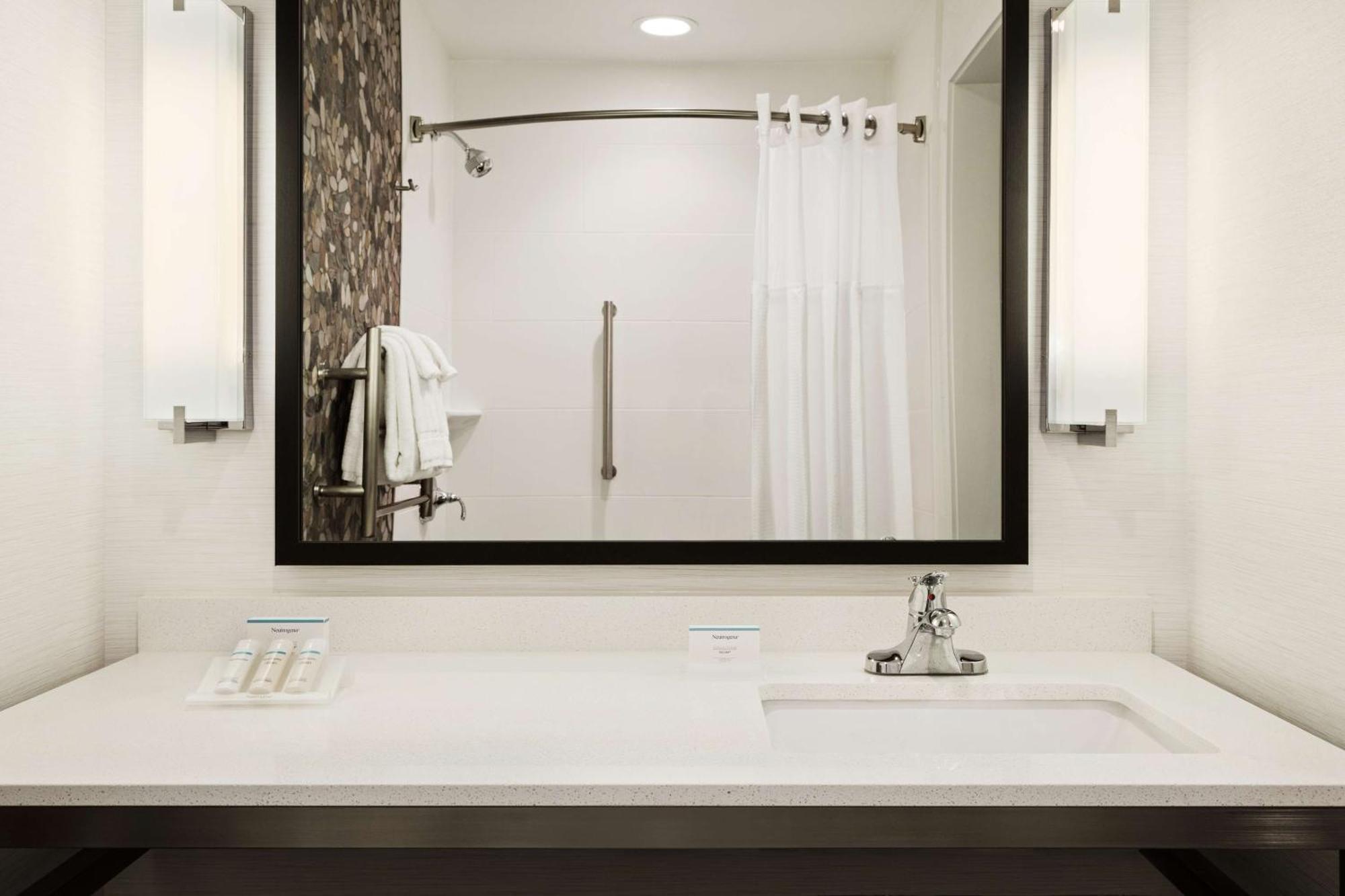 Hilton Garden Inn Charlotte Southpark Buitenkant foto
